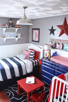 یک اتاق پسران قرمز ، سفید و آبی