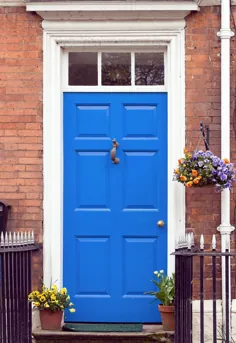 21 درب جلوی آبی زرق و برق دار برای الهام بخش کردن در تازه سازی نمای بیرونی بعدی شما