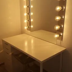 آینه VANITY با میز و چراغ