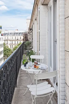 یک آپارتمان تعطیلاتی پاریسی شیک و ساده