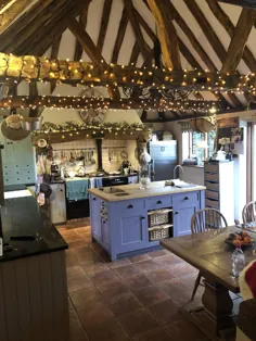 آشپزخانه دنج در حومه انگلیس