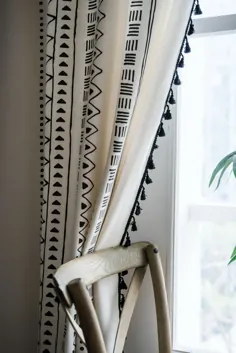 پرده آستر زیبا با منگوله ای مناسب برای اتاق نشیمن