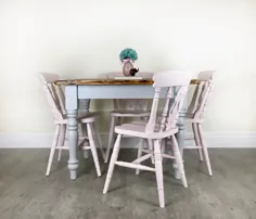 میز خانه و 4 صندلی با رنگ صورتی ملایم و خاکستری |  Vinterior