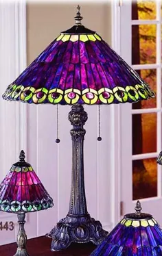 لامپ های تیفانی ، لامپ میز طاووس بنفش نوشته Paul Sahlin Tiffany