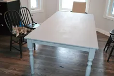 یک میز خانه مزرعه Shabby Chic با رنگ گچی DIY |  مامان DIY