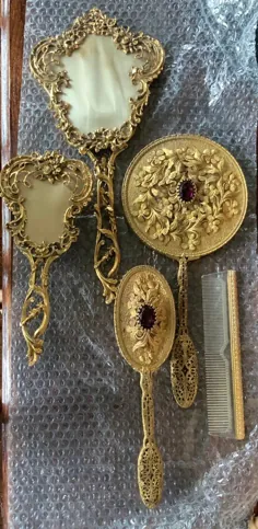 مجموعه قلم مو و آینه غرور Ormolu دو طلایی یک ست با شانه شامل 5 قطعه در همه