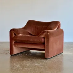 صندلی اتاق استراحت Maralunga توسط ویکو مگیسترتی برای کاسینا ، دهه 1970 |  # 112862