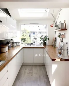 طرح کوچک سفید آشپزخانه