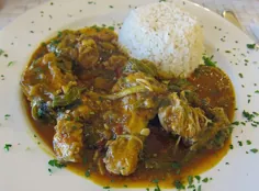 مرغ موامبا، غذای معمولی آنگولا.