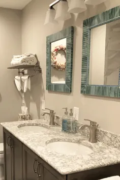 آینه های موزاییکی برای غرور حمام دو نفره در شیشه های رنگی آبی دریا