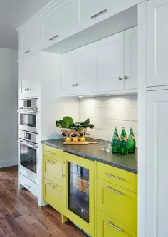 کابینت های زرد Citron زیر کابینت های فوقانی سفید - معاصر - آشپزخانه