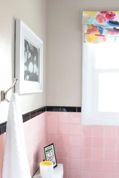 حمام کاشی پرنعمت: رنگ صورتی دهه 1950 را با به روزرسانی های مدرن در آغوش می کشید