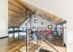 خانه به سبک خانوادگی دریاچه مینتنونکا ویژگی های پایین و طراحی مدرن را در کنار هم قرار می دهد